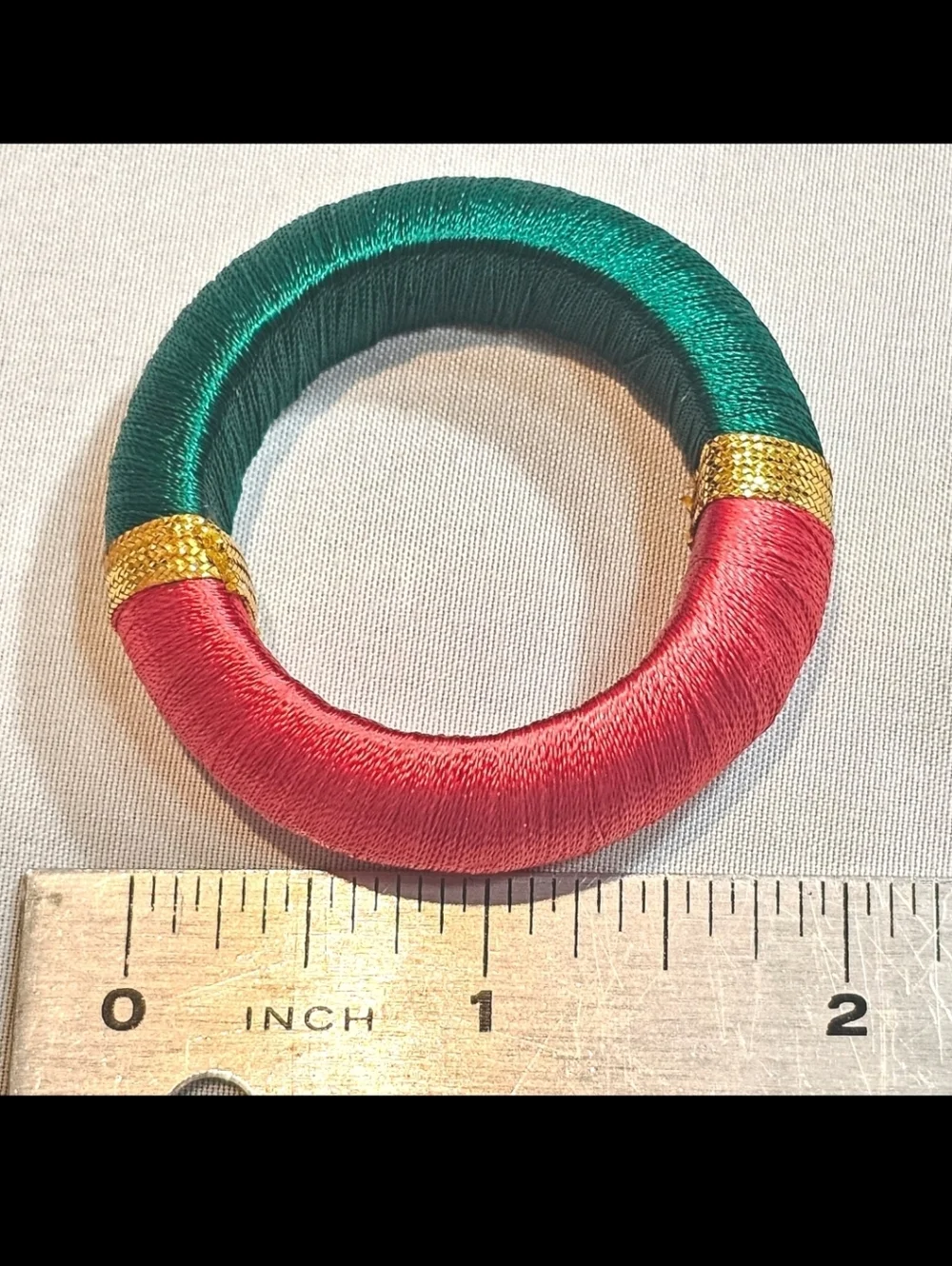8 Kemp & Beatley Holiday Napkin Rings Green Red Gold thread . Christmas Vibe.